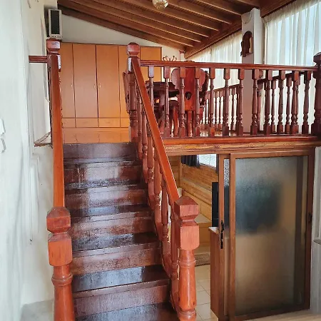 Sunny Day בית הארחה 4*